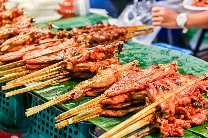 Bangkok: Floating Market & Train Market with Train/Boat ride - What the guides add to the day