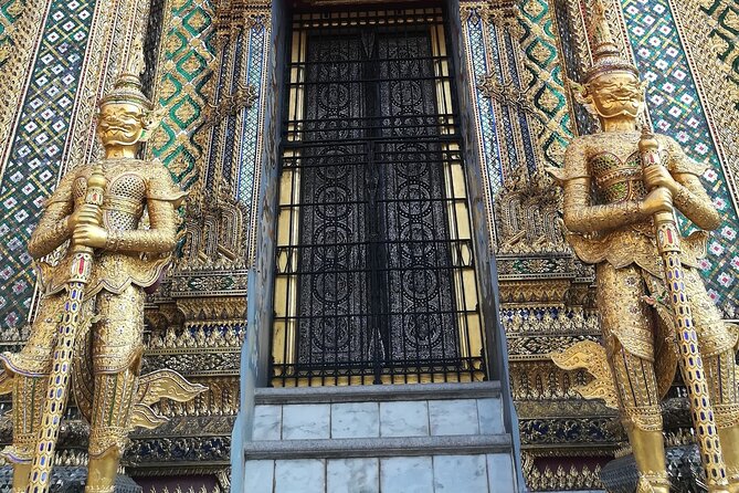 Bangkok Grand Palace and Emerald Buddha Tour - Dress for the temple, not the heat