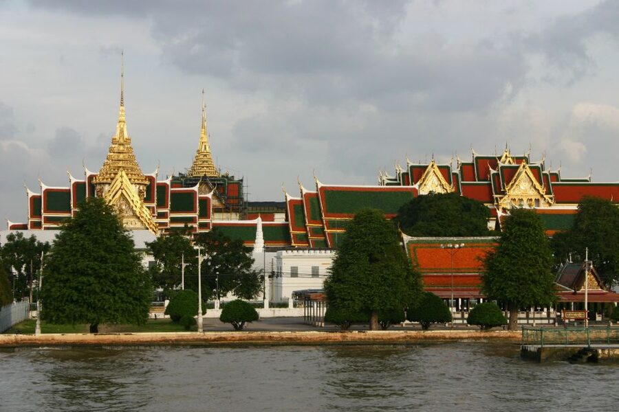 Bangkok: Grand palace and Iconic temple Half-Day Private - Starting with Bangkok’s Grand Palace