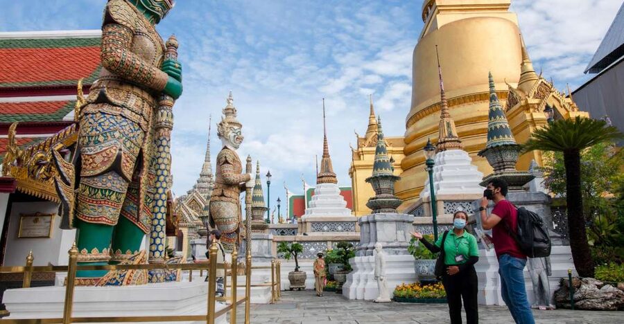 Bangkok: Grand Palace and Wat Arun Guided Walking Tour - Key things to know before you book