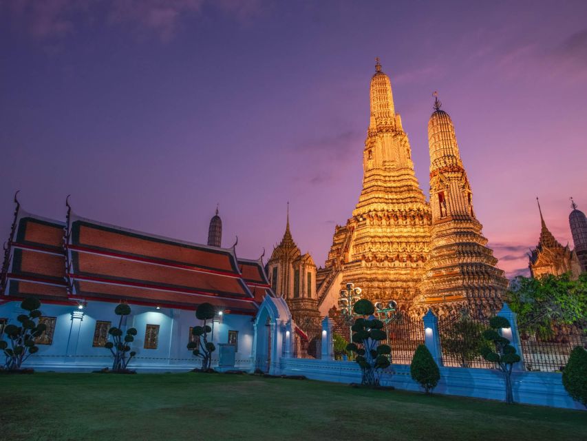 Bangkok: Grand Palace and Wat Arun Guided Walking Tour - Crossing the river by ferry