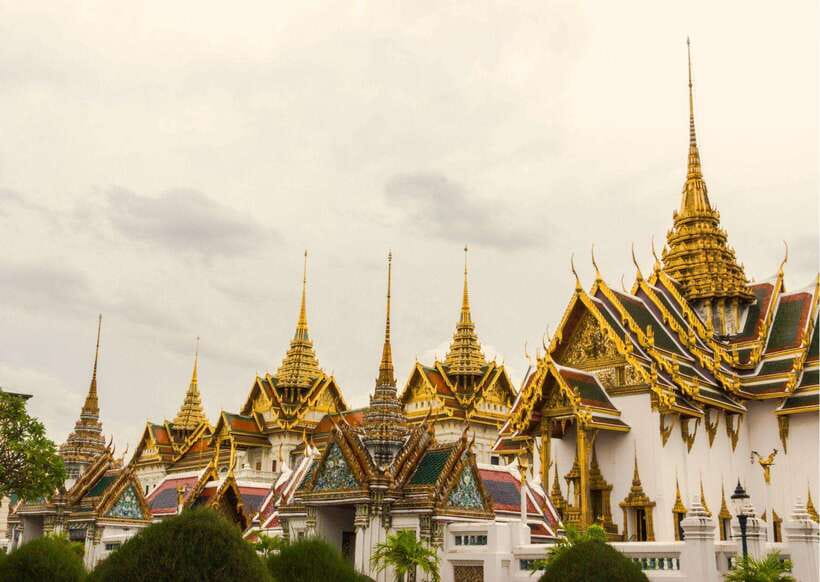 Bangkok: Grand Palace & Emerald Buddha Entry with Audioguide - The audioguide is useful only if it works well