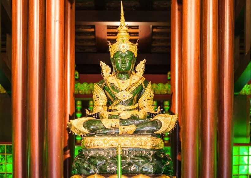 Bangkok Grand Palace & Emerald Buddha Flexible Pass w/ Audio - Audio guide or human guide?