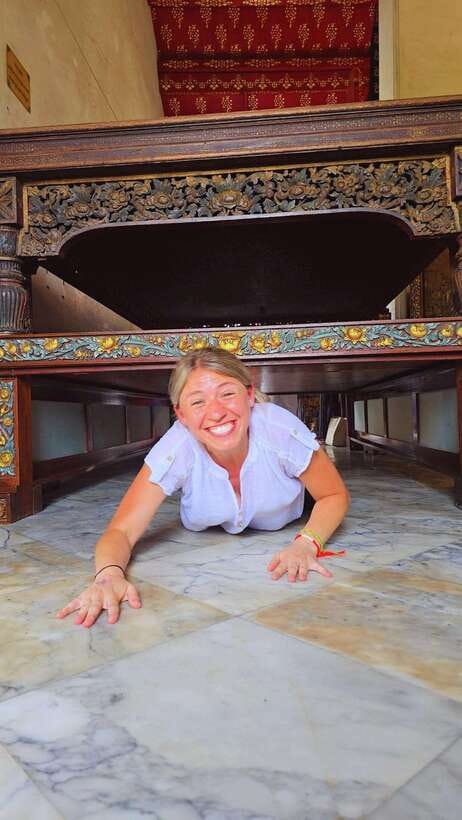 Bangkok: Grand Palace, Wat Pho, Wat Arun and Wat Sa Ket Tour - Crossing to Wat Arun, the Temple of Dawn