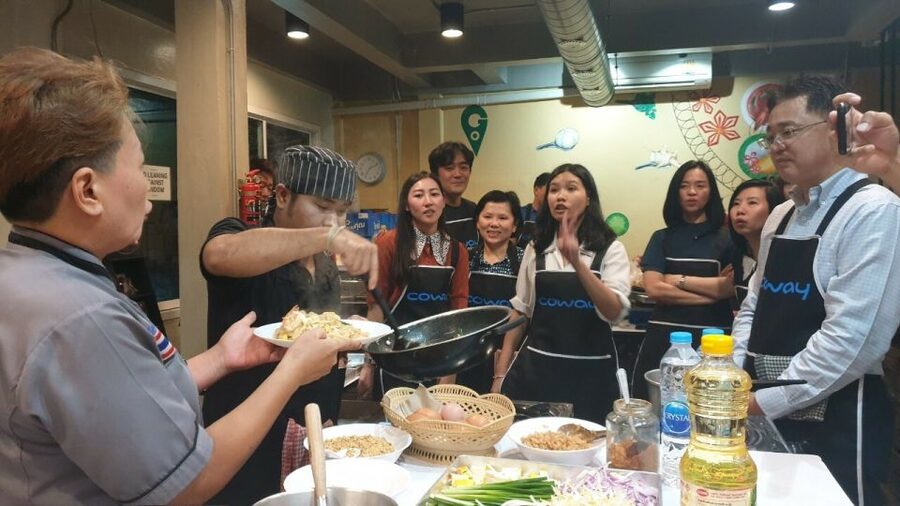 Bangkok: Half-Day Thai Cooking Class in Bangrak District - The Morning Market Visit