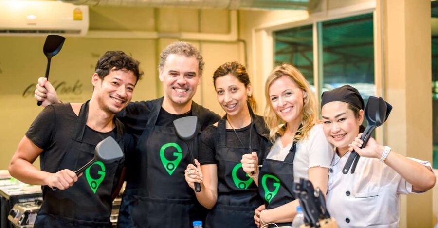 Bangkok: Half-Day Thai Cooking Class in Bangrak District - Starting at the Bangrak Cooking School
