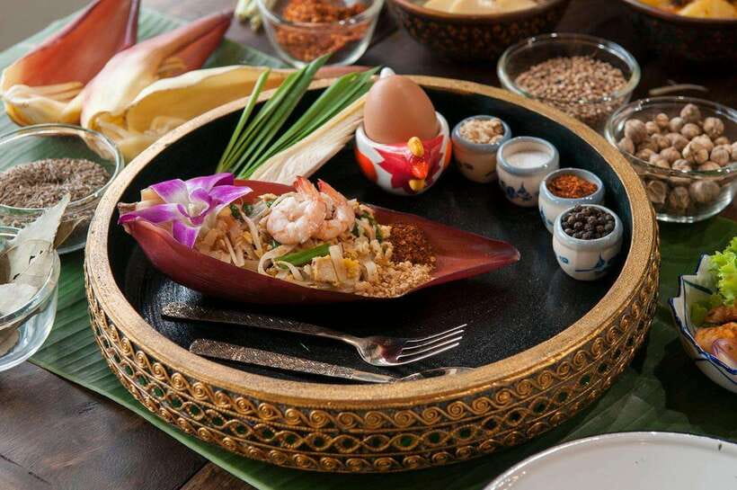 Bangkok: Hands-on Thai Cooking Class and Market Tour - Four dishes across three and a half hours