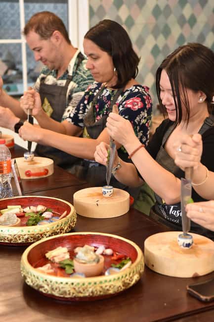 Bangkok: Hands-on Thai Cooking Class & Market Tour in Sathon - Understanding the weekly menus