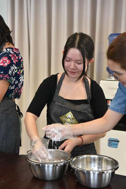 Bangkok: Hands-on Thai Cooking Class & Market Tour in Sathon - Starting at Suan Phlu fresh market