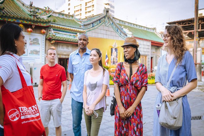 Bangkok Hidden Gems: Talad Noi, Chinatown & Street Food Tour - Entering Chinatown as the streets fill up