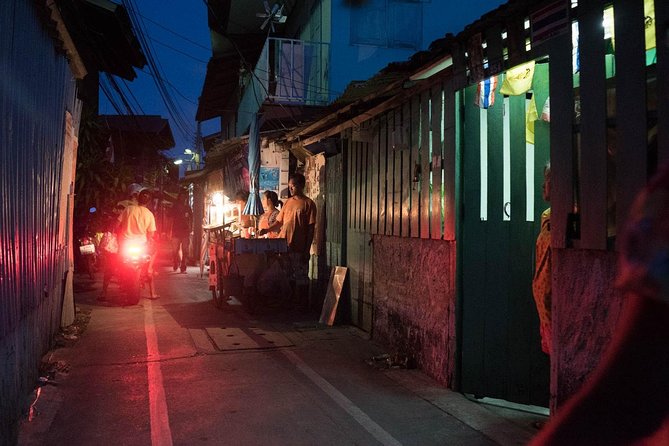 Bangkok Hidden Paths Night Biking Tour with Street-food Meal - The Street-Food Dinner and Included Refreshments