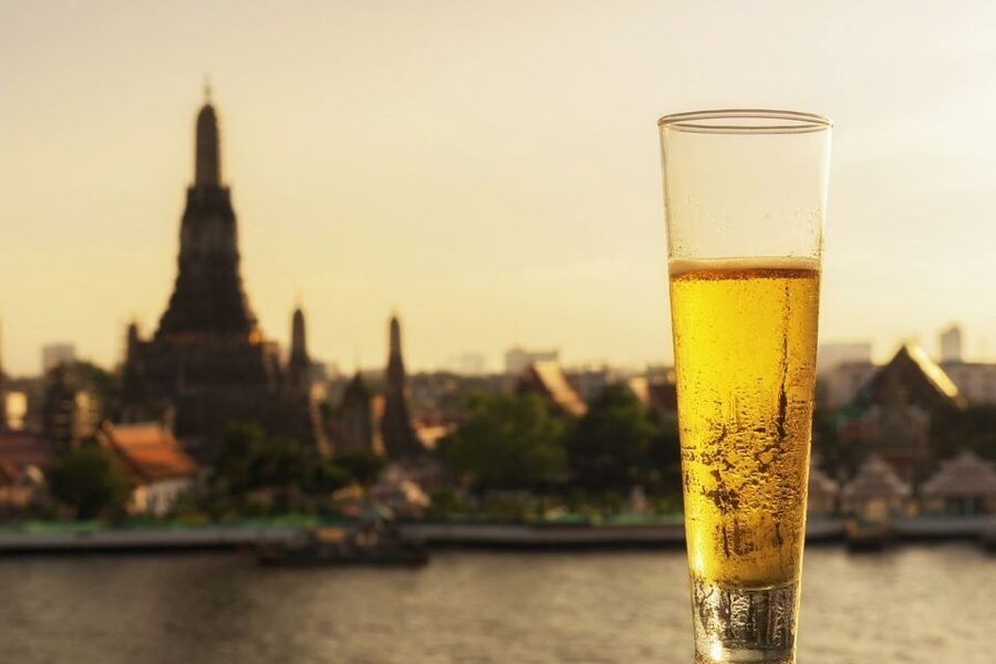 Bangkok: Historical Temples Tour & Hidden Bar at Sunset - Practical tips for a smoother visit