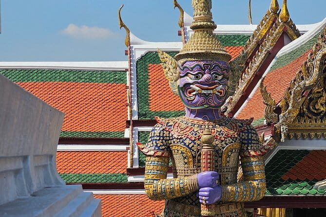 Bangkok : History Temples Markets and Food Tasting - Meeting at Tha Chang and finding the starting point