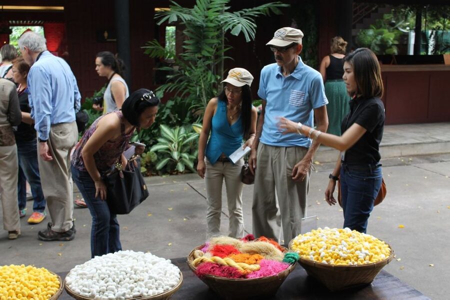 Bangkok: Jim Thompson House and Baan Krua Community Tour - Why this tour works better than a museum visit alone