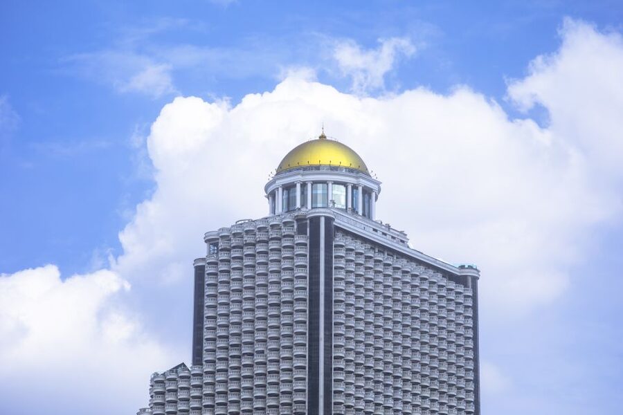Bangkok: Lebua Rooftop Bar Reservation & Round-Trip Transfer - Why this Lebua night works well