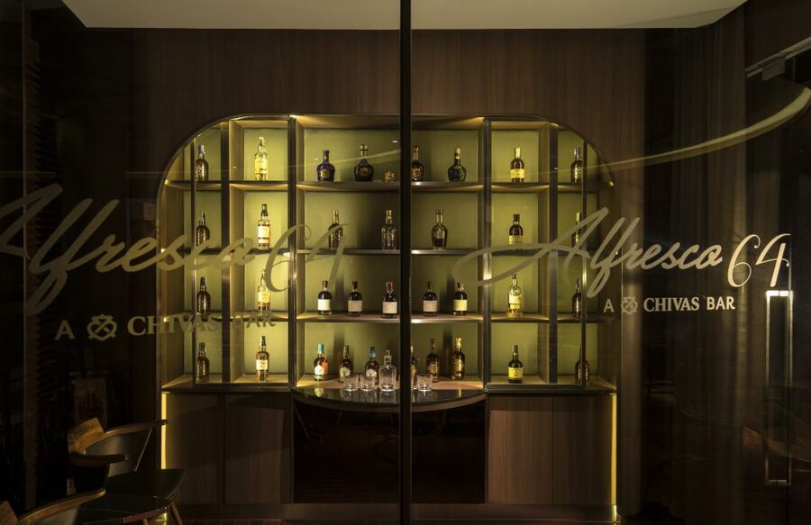 Bangkok: Lebua Rooftop Bar Reservation & Round-Trip Transfer - How long should you stay?
