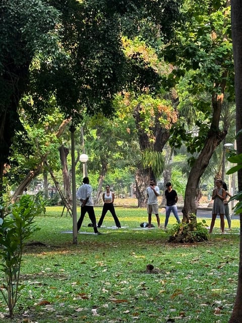 Bangkok: Lumpini Park Yoga Experience - The appeal of a small or private class