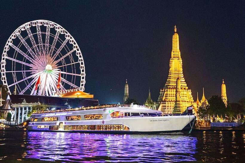 Bangkok: Luxury White Dinner Cruise Free Flow Beer and Wine - Wat Arun after dark