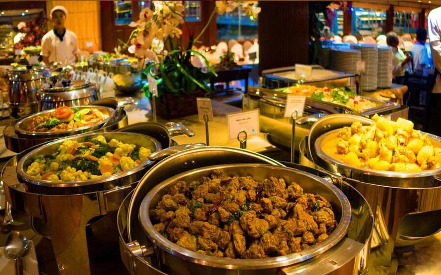Bangkok: Luxury White Sunset or Dinner Cruise with Beer - What you see along the Chao Phraya