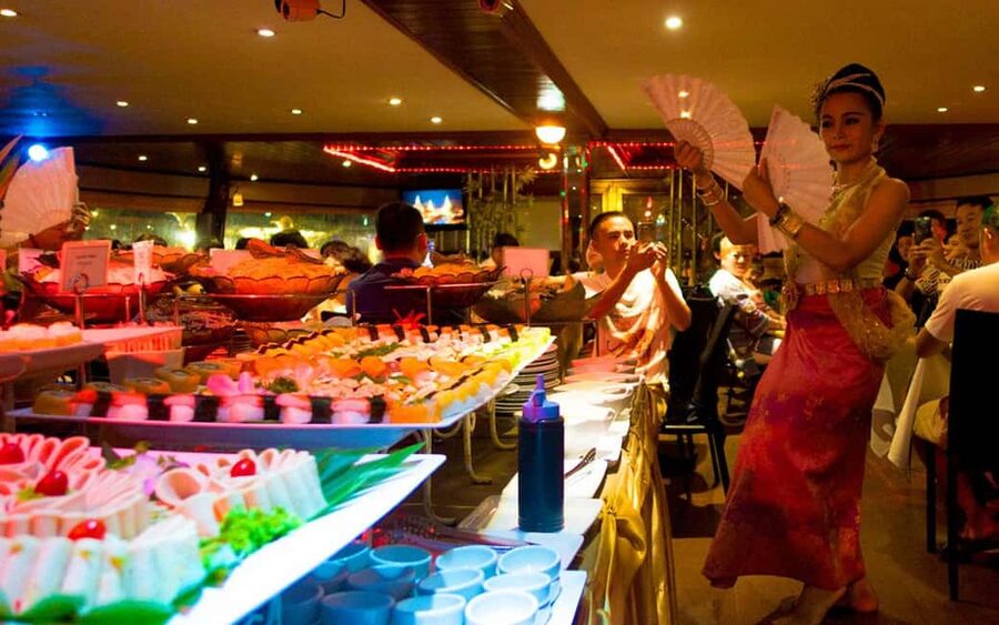 Bangkok: Luxury White Sunset or Dinner Cruise with Beer - Buffet food and the honest value question
