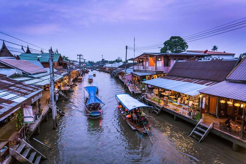 Bangkok: Maeklong Railway & Amphawa Floating Market Day Trip - The firefly cruise at dusk