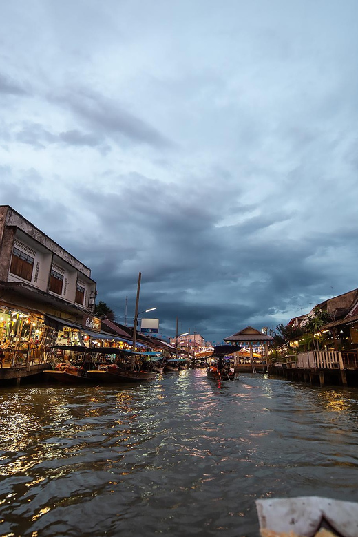 Bangkok: Maeklong Railway Market and Amphawa Floating Market - What the long-tail boat ride adds