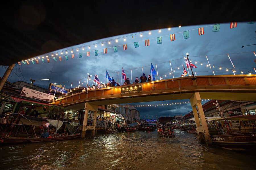 Bangkok: Maeklong Railway Market and Amphawa Floating Market - Crafts, snacks, and sensible spending