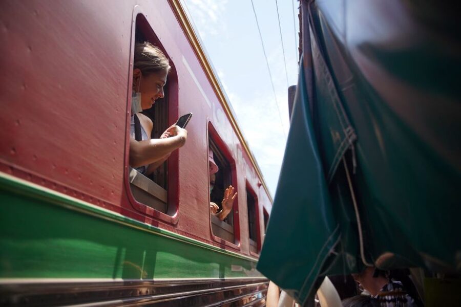 Bangkok: Maeklong Railway Market & Floating Market Tour - Why these two markets work well together