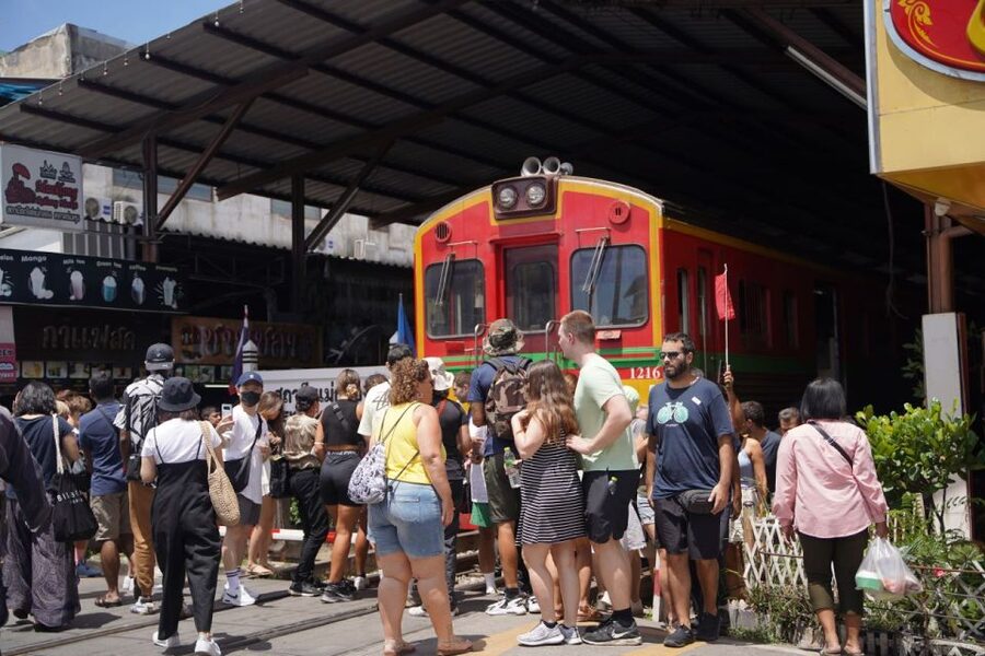 Bangkok: Maeklong Railway Market & Floating Market Tour - Transport, group size, and comfort