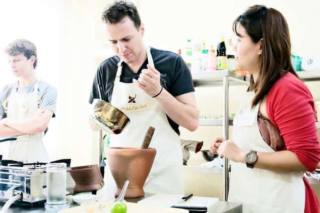 Bangkok: Maliwan Thai Cooking Class with Market Tour - Helpful instruction without culinary pressure