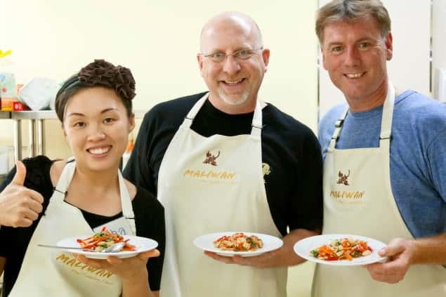 Bangkok: Maliwan Thai Cooking Class with Market Tour - Recipes and useful souvenirs