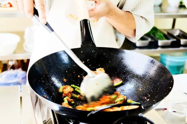 Bangkok: Maliwan Thai Cooking Class with Market Tour - Is $40 good value?