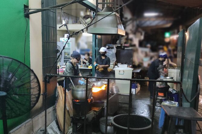 Bangkok: Michelin Guide Street Food Tour by Tuk Tuk - Yaowarat Road and the Chinese doughnuts