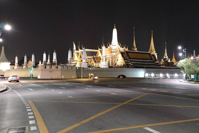 Bangkok: Michelin Guide Street Food Tour by Tuk Tuk - Nai Ek’s rolled noodles and comfort food