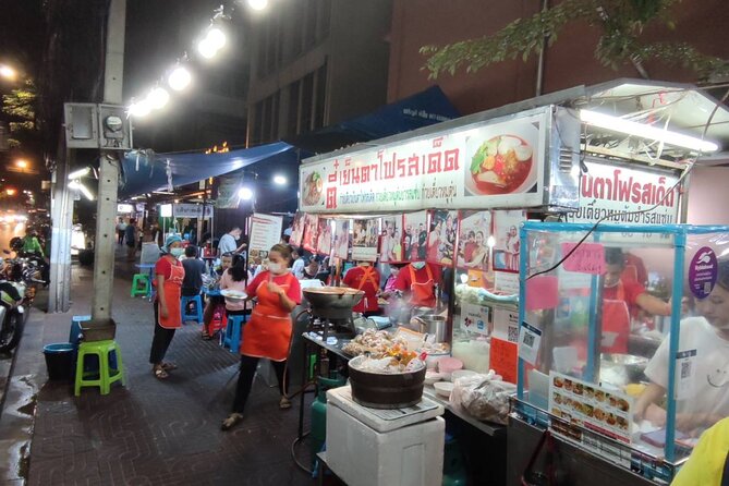Bangkok: Michelin Guide Street Food Tour by Tuk Tuk - Crab-fried rice with lime and chilies