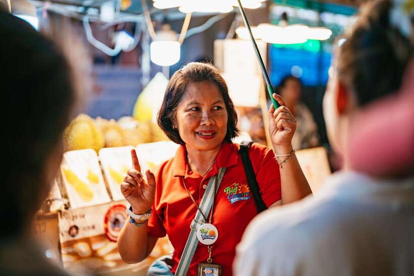 Bangkok: Michelin Guide Street Food Tour by Tuk Tuk - Chinatown beyond the food stalls