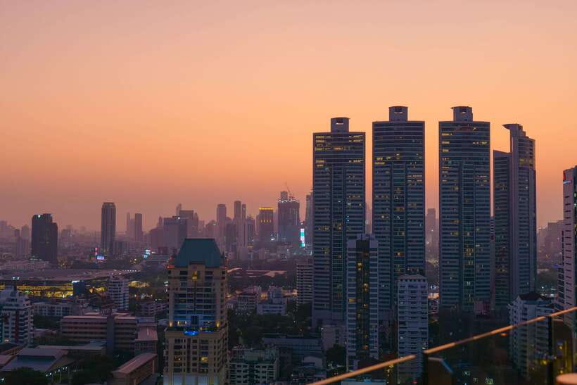 Bangkok: Mojjo Rooftop Lounge & Bar Food & Beverage Package - Bangkok from the 32nd floor
