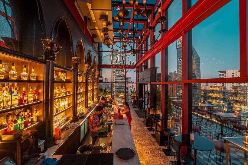 Bangkok: Mojjo Rooftop Lounge & Bar Food & Beverage Package - Signature drinks and the social mood