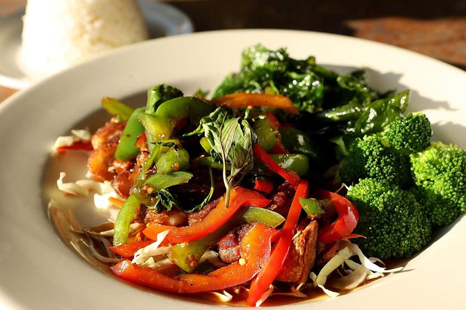 Bangkok Most Famous Food Experience (Private & All-Inclusive) - Pad Thai at Chao Phra YA Thai
