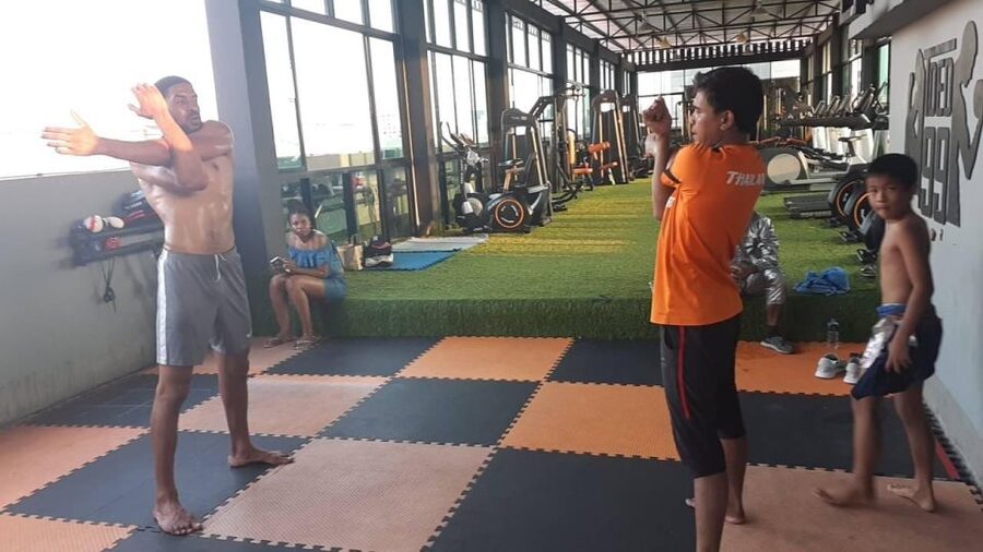 Bangkok: Muay Thai Boxing Class for Beginners - The rooftop view is part of the experience