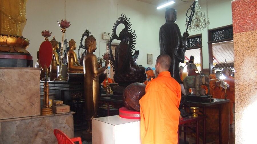 Bangkok: Must things to see in China town, Small group - Snacks, coffee, and a local lunch