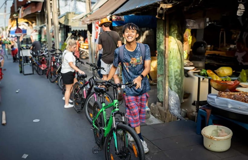 Bangkok: Must-Try Hidden Bike & Food Experience - How difficult is the cycling?