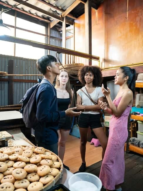 Bangkok: Must-Try Hidden Bike & Food Experience - One hour through canals and a traditional village