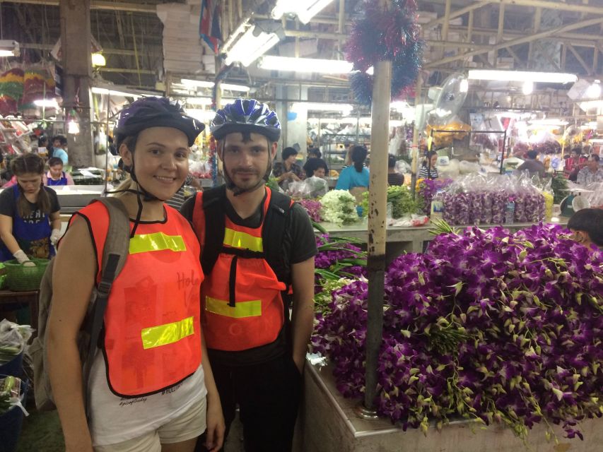 Bangkok: Night Bike Ride and Dinner at a Local Restaurant - Why night makes this ride easier