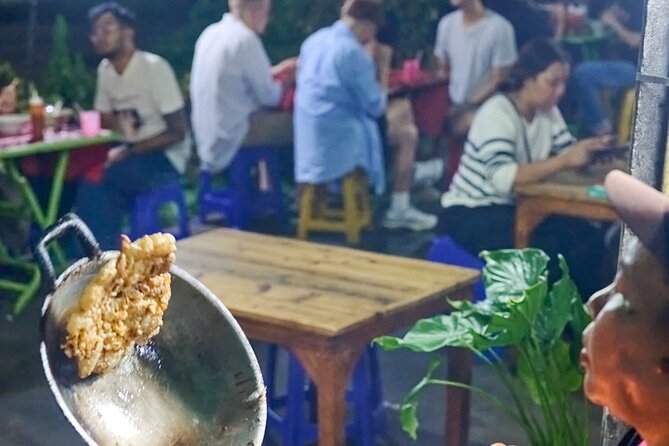 Bangkok Night Eats by Tuk Tuk - Hotel-pickup & Dinner - Banthat Thong Road, Bangkok’s former auto-parts strip