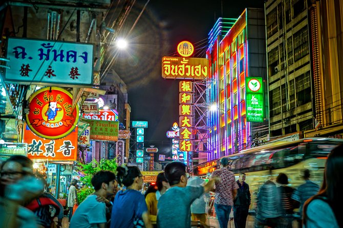 Bangkok Night Michelin Foodie Tour in Chinatown with 15+ tastings - The small snack stop