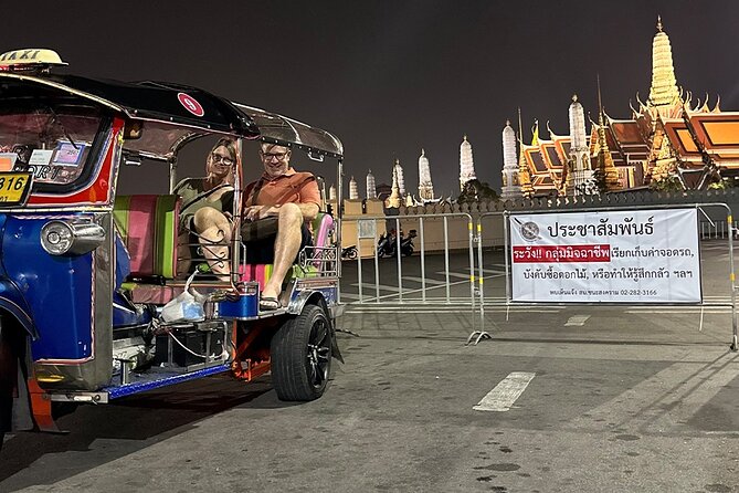 Bangkok Night Tour: Food, Temple & Tuk Tuk - Itsaraphap Road and the first taste of Bangkok street food