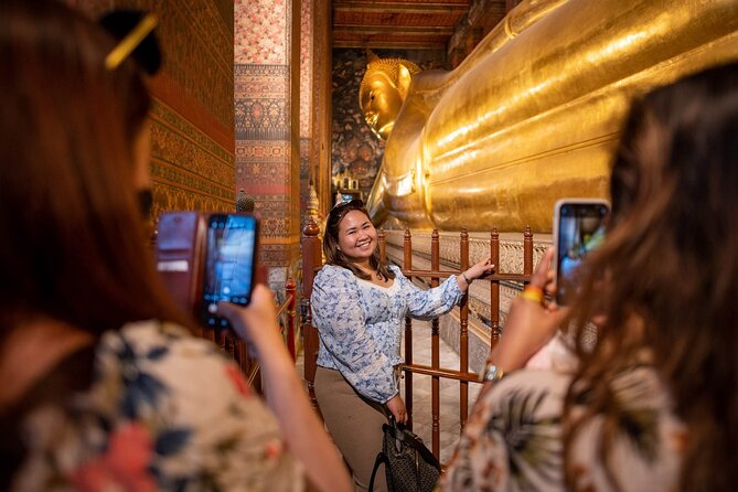 Bangkok Night Tour: Wat Arun, Wat Pho, Chinatown & Tuk Tuk Ride - Wat Pho and the reclining Buddha