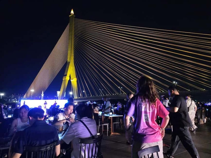 Bangkok: Opulence Luxury River Dinner Cruise - Dinner on the Chao Phraya