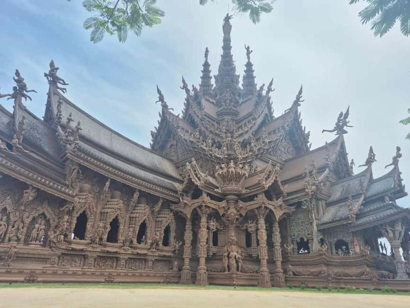 Bangkok: Pattaya Truth Sanctuary Guided Tour & Coral Island - The boat ride to Koh Larn